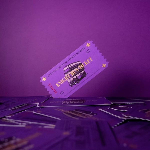 오른손을 내밀고 나이트 버스를 부르자. [메가박스 제공]