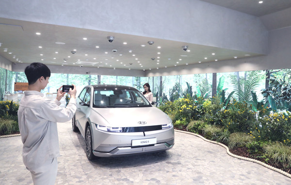 (참고사진)LG유플러스X현대자동차 , 친환경 전기차 '아이오닉 5' 팝업.(자료=LG유플러스)
