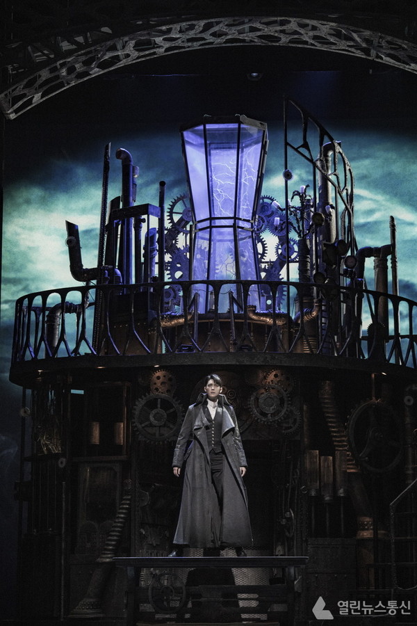 전동석©뉴컨텐츠컴퍼니