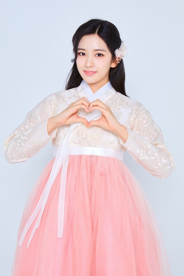 아이브, 6인 6색 한복 사진 공개...“모든 분들의 2022년 반짝반짝 빛나길” < 문화/연예 < 기사본문 - 열린뉴스통신