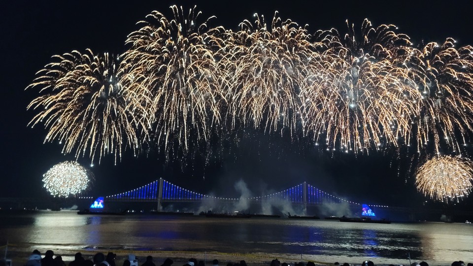 부산 불꽃축제(사진=김한빈 기자)©열린뉴스통신ONA