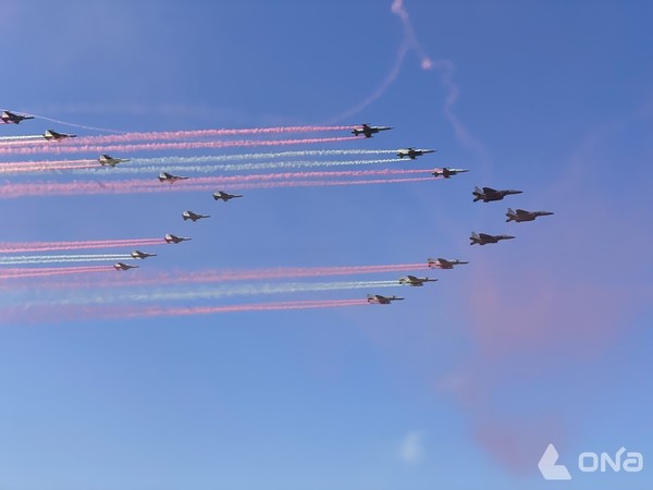 16일 경기도 성남 서울공항에서 열린 서울 아덱스(ADEX) 2023 프레스데이에서 에어쇼가 펼쳐지고 있다. ©열린뉴스통신ONA