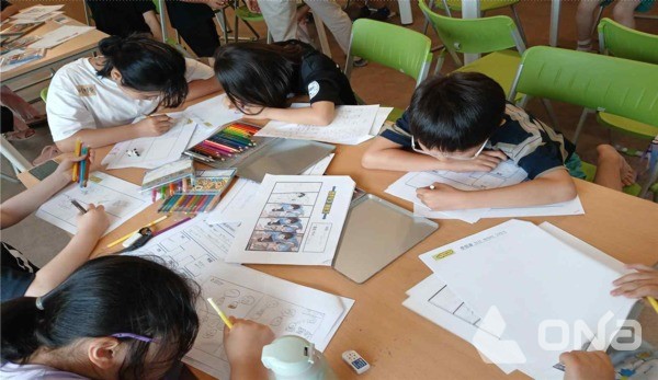 금천형 초등돌봄센터 책마을의 직업탐구 활동사진/제공=금천구청©열린뉴스통신ONA