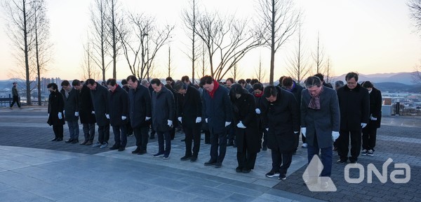 충혼탑 참배, 2026년 영천시 시무식 전경 (사진= 영천시 제공)