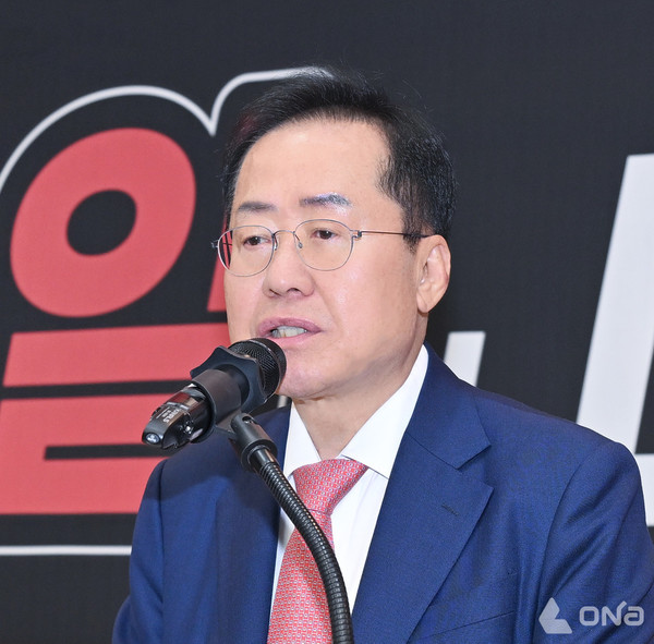 4월 11일 홍준표 전 대구시장이 퇴임 인사를 하고 있다. (제공=대구시) ©열린뉴스통신ONA